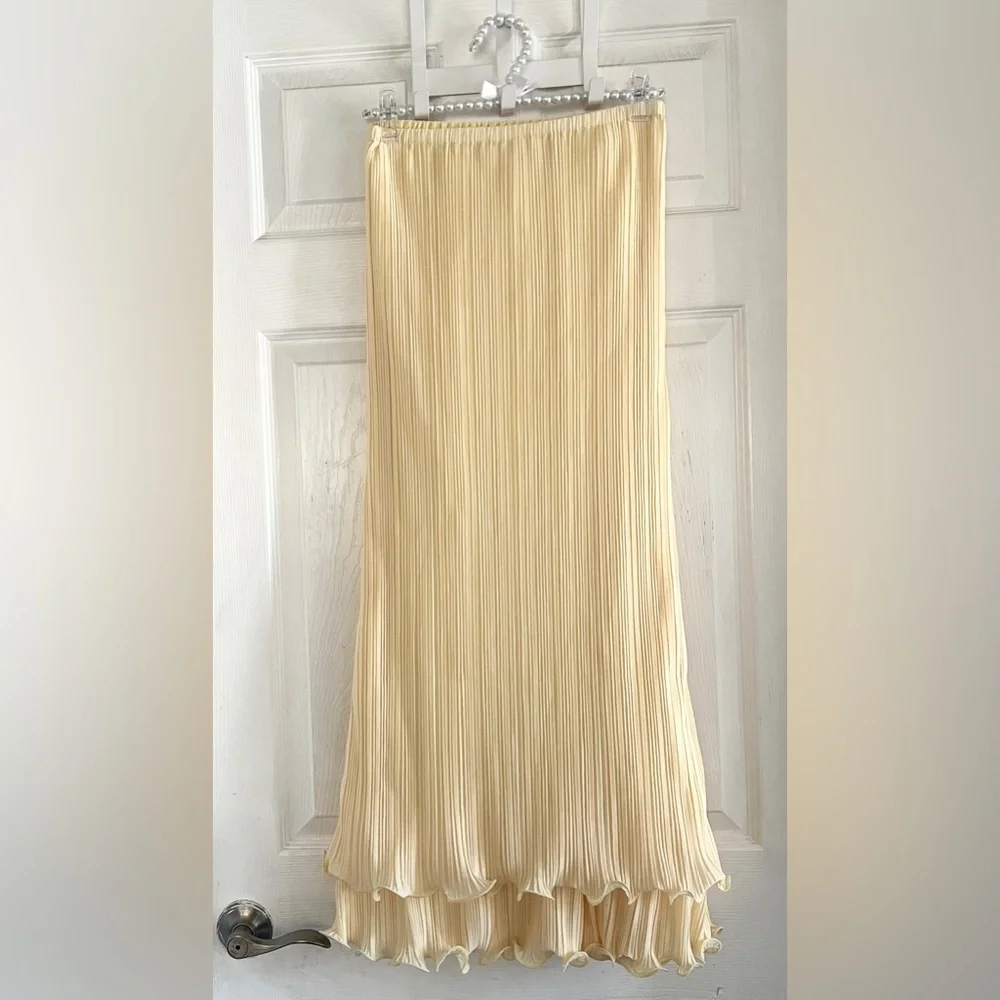 Commense Pleated Layered Ruffle Skirt Set - Picture 11 of 13